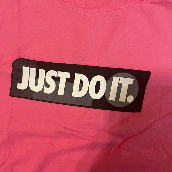 Nike tee - Picture 2 of 4